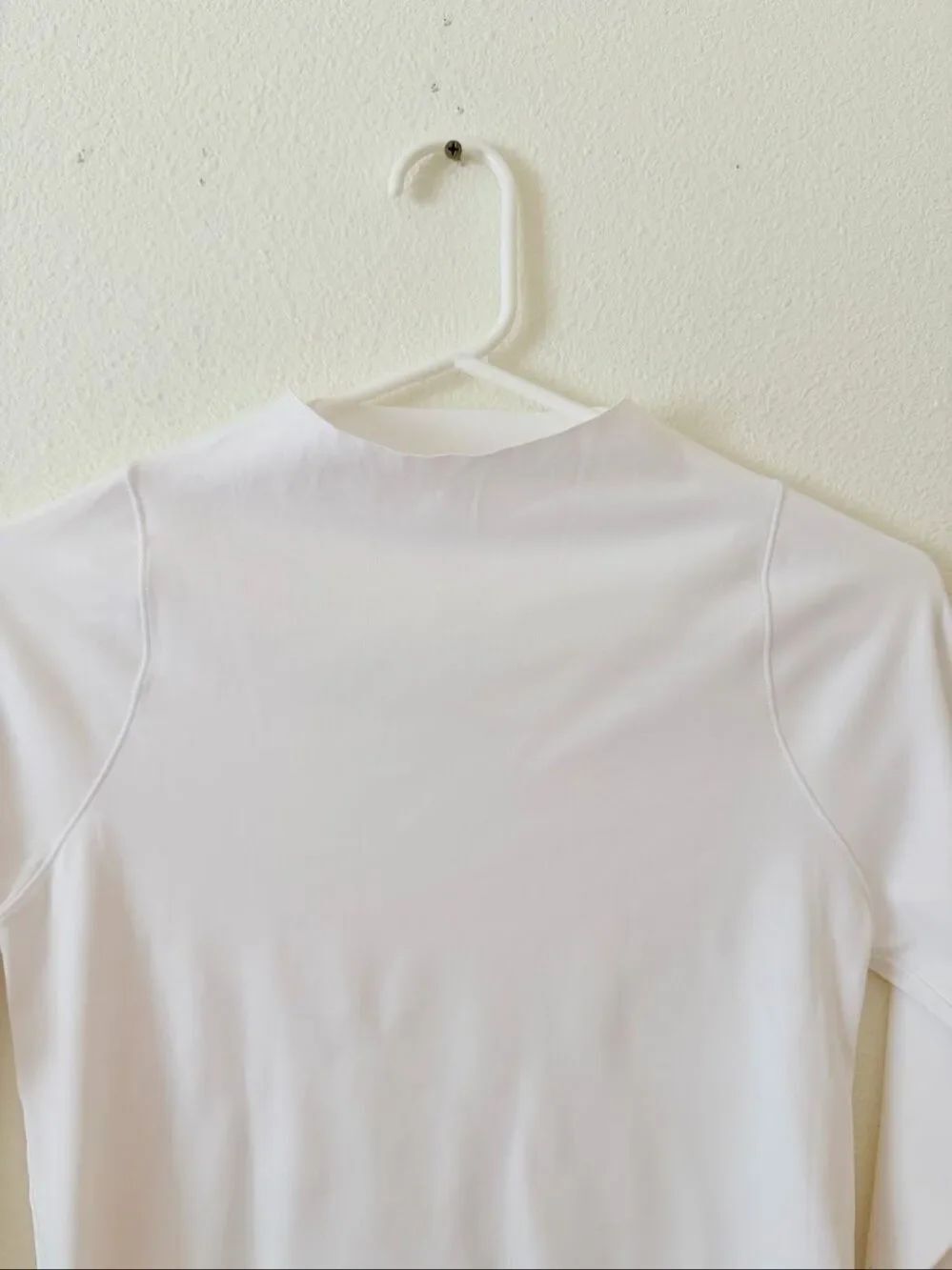 Nike Women's One Dri-FIT Luxe Long Sleeve Cropped Top White Crop Shirt sz Medium - Picture 3 of 6